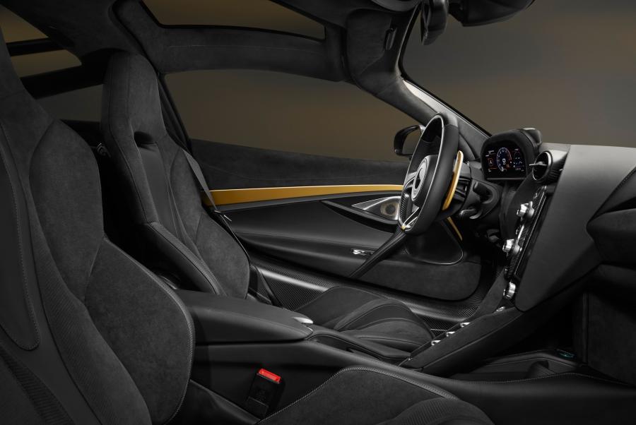 Интерьер McLaren MSO 720S Coupe Dubai 2017 года  (фото 10 из 11)